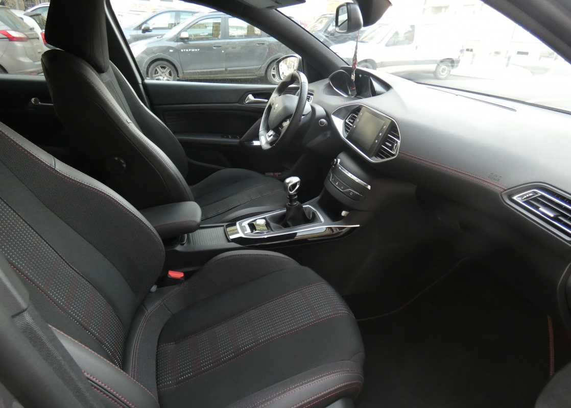 Peugeot 308 — 7